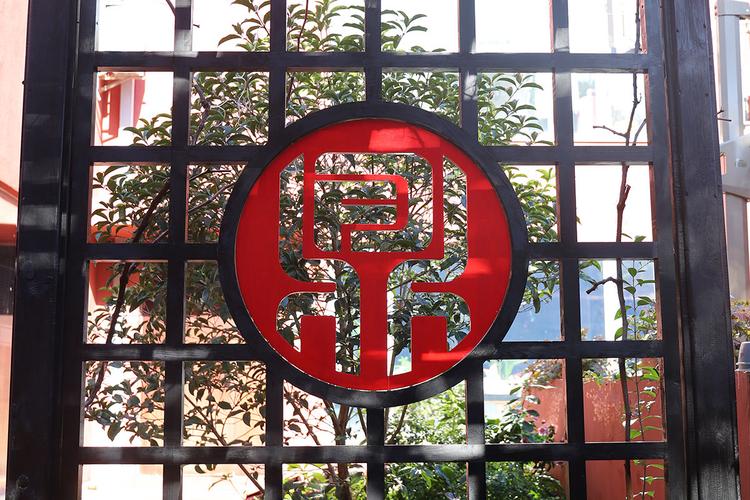 文化艺术织网，商务礼仪搭桥——解读文化企业的柔性服务定位